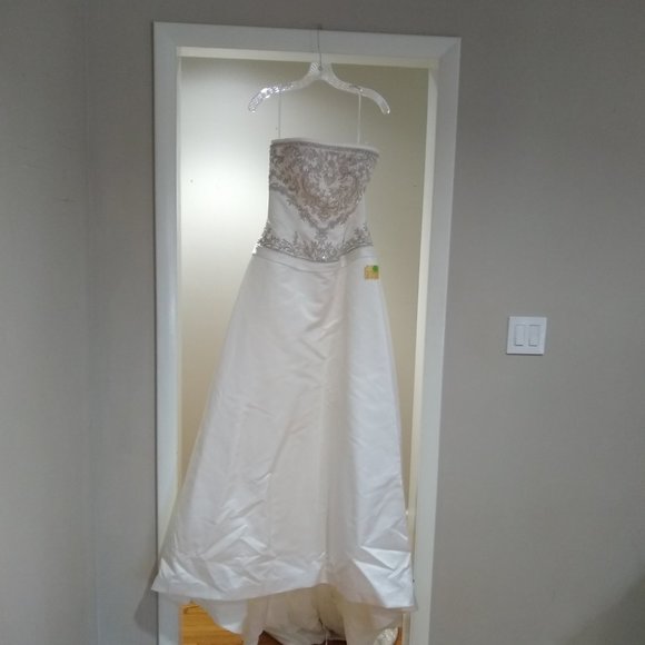 NWT! Casablanca 1933 Wedding Gown size 10 - Picture 8 of 8